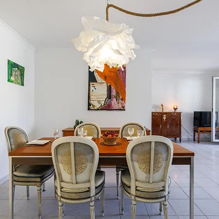 Feel - Cais De Pierlas ניס