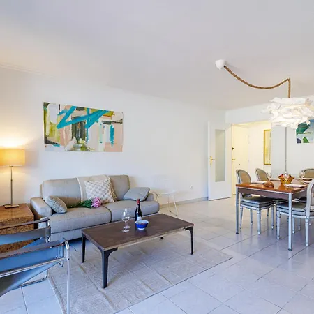 Feel - Cais De Pierlas Апартаменты *