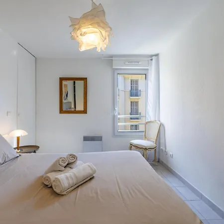 Feel - Cais De Pierlas * Nice