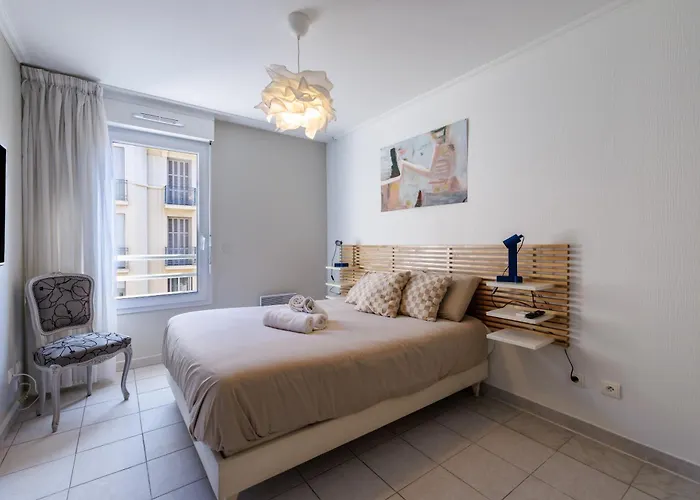 Feel - Cais De Pierlas Apartamento *